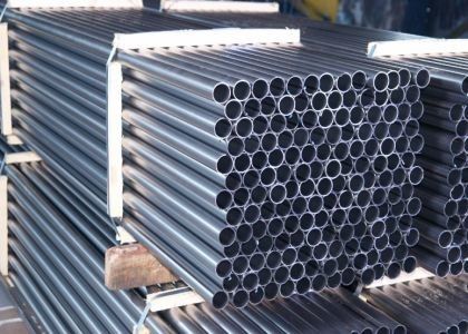 Bơm thép liền mạch với sơn màu đen cho GB / T8163 Dầu và khí đốt