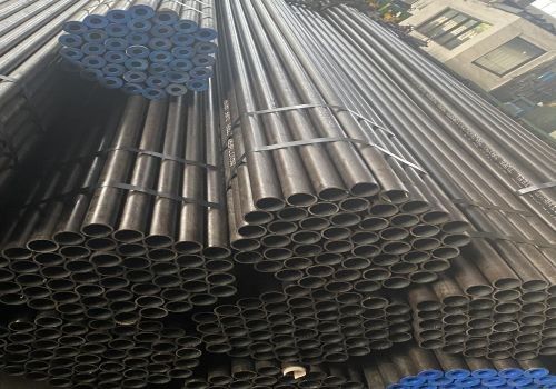 Các ống thép kẽm có thể tùy chỉnh phù hợp với các tiêu chuẩn với quy trình ép nóng