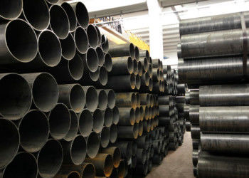 Bơm thép hàn may dọc cho ngành công nghiệp dầu khí