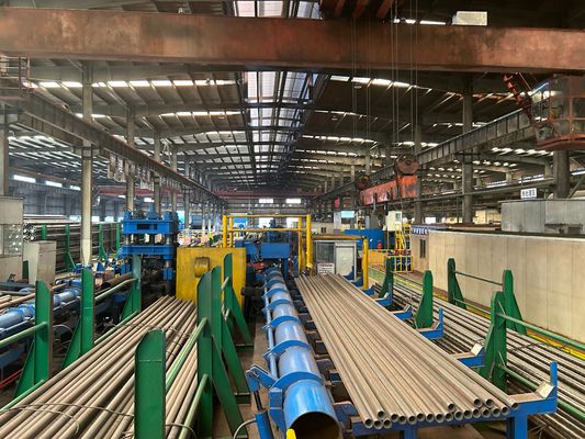 Đường ống dẫn dầu ống thép liền mạch cán nóng API 5L Tiêu chuẩn ASTM A106 A53