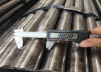 Ống thép liền mạch đùn nóng có dịch vụ cắt